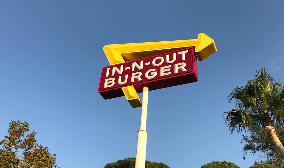 In N Out Burger pylon sign