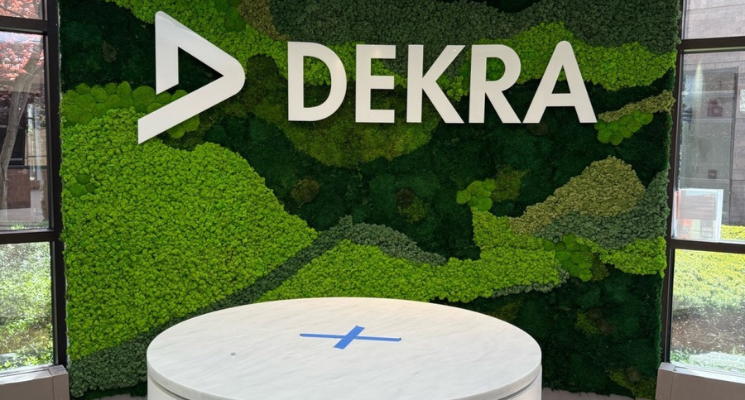 Signs for DEKRA