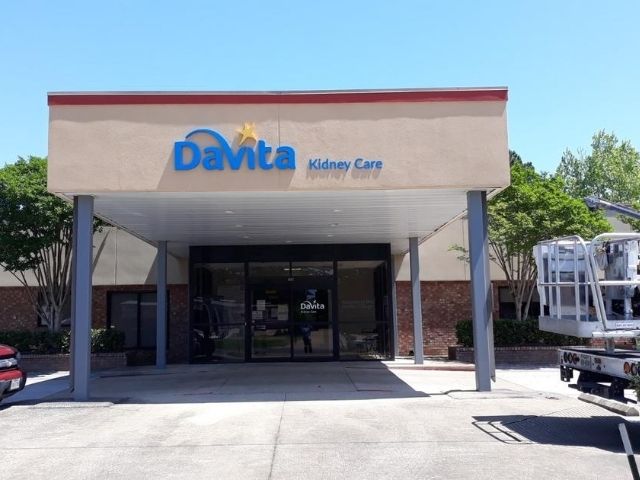 DaVita Kidney Care Sign - Non illuminated wall sign Front - Henderson, TX