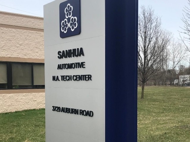 Sanhua Auto SIgn - Monument cabinet sign Right Angle - Auburn Hills, MI